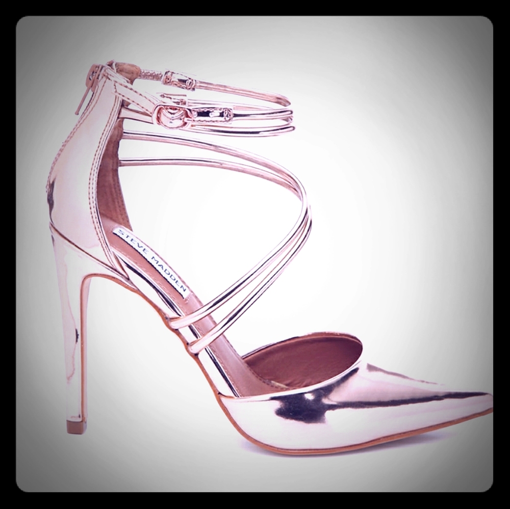 NWT- Rose gold Ciena Pumps
